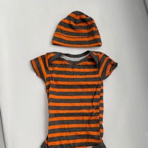 Gerber 3-6M onsie with matching hat